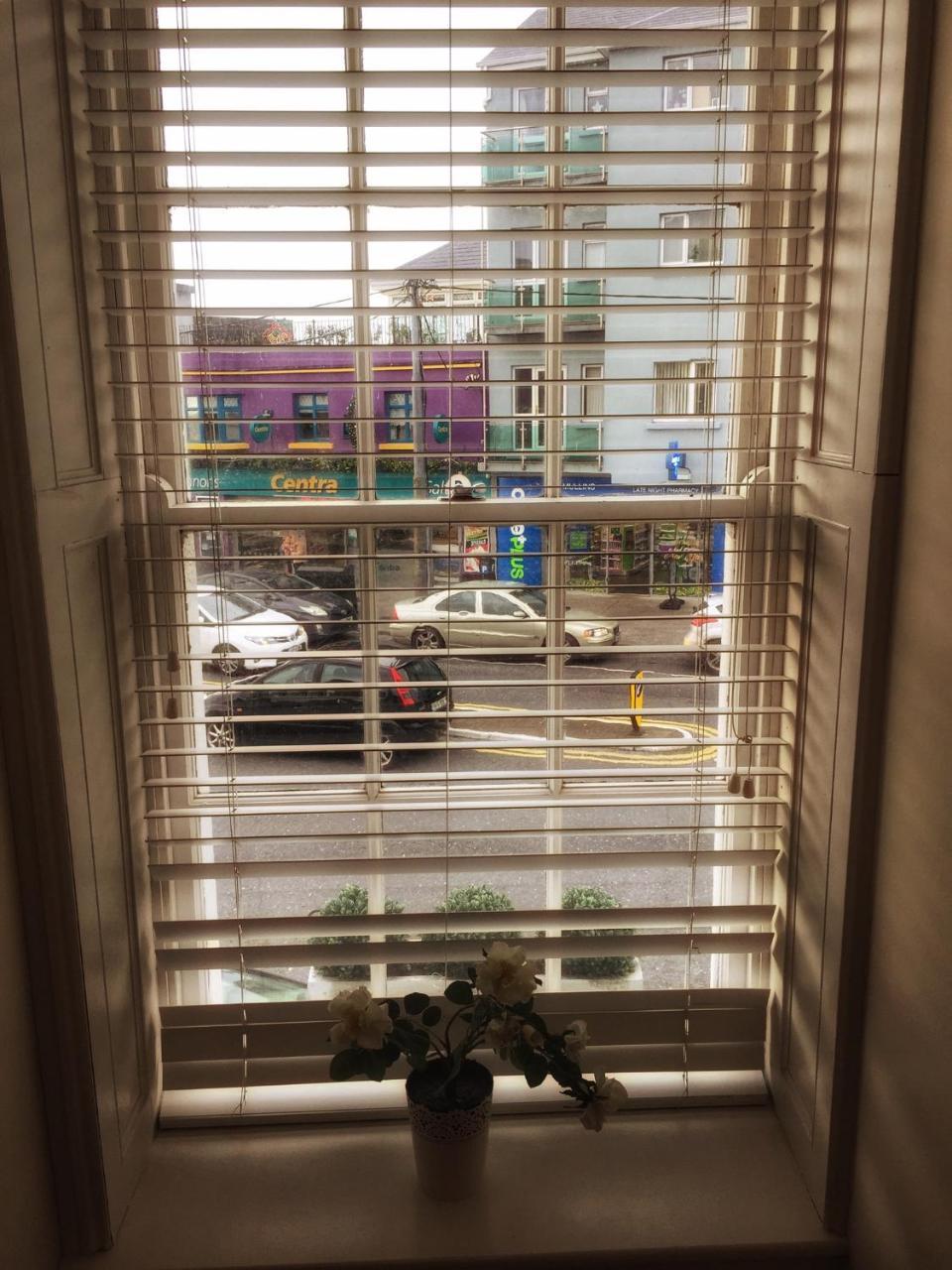 Prairie House - Boutique Townhouse Guest House Salthill ภายนอก รูปภาพ